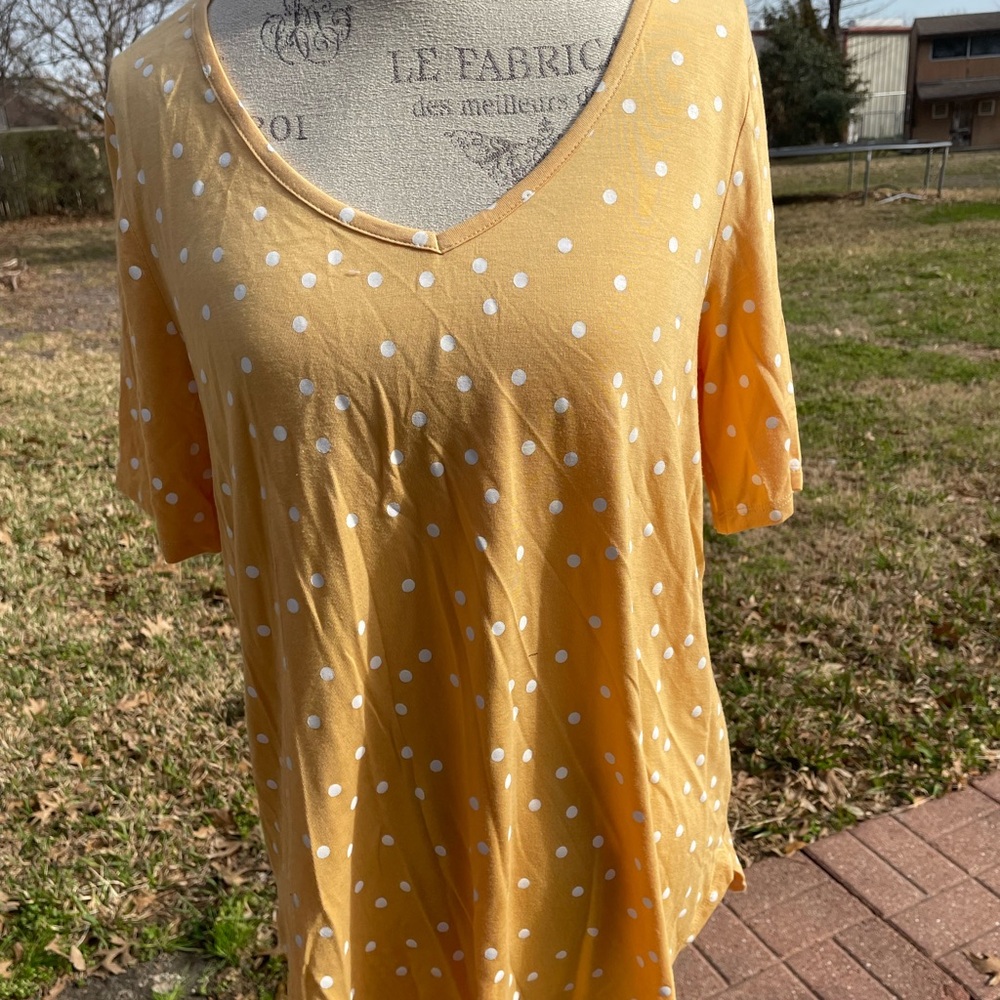 Maurices Yellow Polka Dot Short Sleeve Top